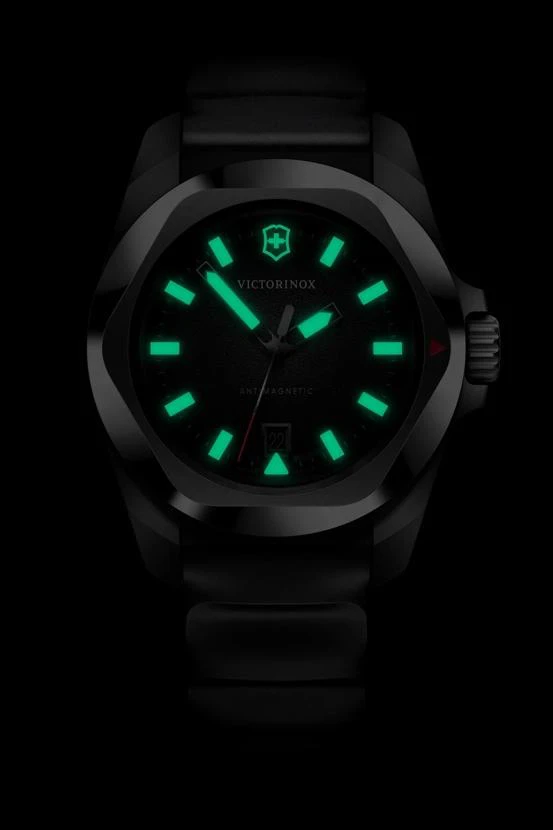 wat_242028_nvio%3dtransformbackground,colorf0f0f0%26io%3dtransformfit,width1100,height830%26quality%3d100_e198e