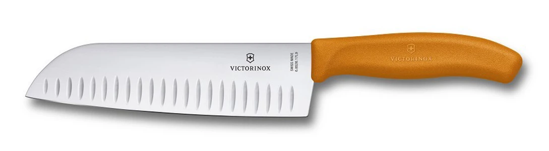 Victorinox SwissClassic Santoku nôž 17 cm - oranžový